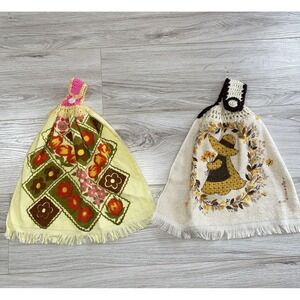 VTG Towels Set of 2 Hand Kitchen Crochet Knit Top Hang Handle Button 70's Hippie